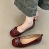 Sapatos de Salto Aumentador Estilo Francês para Mulheres, Novo Estilo Elegante 2025, Adequados com Saias, Mocassins Baixos de Bico Redondo