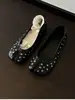 Zapatos planos de moda estilo Mary Jane de tacón bajo, con tachuelas, de cuero de oveja de plena flor vintage, con puntera dividida