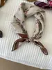 Pañuelo Pequeño Cuadrado Estilo Japonés Ligero Vintage Artístico Superpuesto Estilo Mori Floral Pañuelo de Seda para Viajero Pañuelo para la Cabeza Pañuelo de Algodón Lino Estilo Coreano