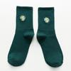 Novas meias de algodão femininas bordadas com margaridas estilo japonês para outono e inverno, meias de algodão de cor sólida, estilo pequeno e fresco, meias para atacado