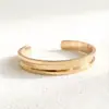 Reloj explosivo de moda especial de acero de titanio con pulsera de color de alta calidad joyería para mujer pulsera cuadrada fabricantes pelo lacio