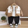 Camisa Nueva de Primavera y Otoño Cuello Oso Estampado Manga Larga Sudadera Pantalones de Algodón Conjunto de Tres Piezas para Niños Fabricante Original Venta al por Mayor