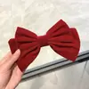 Presilhas de Cabelo Série Vermelha de Ano Novo 2026 Novas Presilhas Torcidas Presilhas de Cabelo para a Parte de Trás da Cabeça Presilhas de Tubarão Grampos de Cabelo de Ano Novo Acessórios de Cabelo