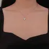 Collar con Colgante de Corazón de Diseño Nicho Coreano y Japonés para Mujer, Dulce y de Moda, Colgante de Corazón Versátil, Gargantilla Elegante