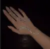 Pulsera de Borla Genial y Anillo Integrado Lujo Accesible Cos Accesorios de Mano Nicho Gama Alta Estilo Dulce y Genial