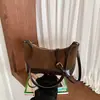 Bolso tipo dumpling con acabado mate para mujer, bolso de hombro de alta gama para el trabajo, gran capacidad, bolso cruzado tipo tote casual y relajado