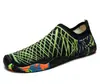 Sapatos de natação novos de fábrica sapatos de vadeio de secagem rápida sapatos de águas paradas ao ar livre sapatos de pele vermelha para os pés sapatos de mergulho fabricantes atacado