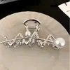 Pinza de Tiburón de Perla Ondulada Estilo Coreano Lujo Ligero Metal para Parte Trasera de la Cabeza Moño Pinza Celebridad de Internet Versátil Pinza Grande para el Cabello Venta al por Mayor