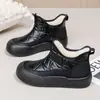 Nuevos Zapatos de Invierno Venta Cruzada Dropshipping Botas de Mujer Zapatos de Algodón Forrados de Borrego Suela Blanda Forrados de Borrego Moda Patchwork Cuero Botas de Nieve