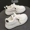 Tênis casuais esportivos brancos de bico redondo em couro bovino de primeira camada, com solado grosso, sapatos femininos, novidades outono 2026, sapatos para estudantes