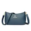 Bolsa para Mãe de Meia-Idade 2025 Nova Tendência Moda Versátil Ombro Transversal Couro Macio Feminina de Axila Atacado Presente