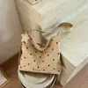 Bolsa de Ombro Único com Bolinhas da Moda para Axila Bolsa Grande para o Dia a Dia 2026 Nova Bolsa Tote Retrô Casual de Mão