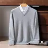 Camiseta Base de Punto Cálido con Cuello en V para Negocios, Otoño/Invierno 2026, para Hombres de Mediana Edad, Nuevo Suéter de Cachemira