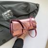 Bolso Pequeño Brillante de Charol para Mujer 2026 Estilo Nuevo de Primavera Bolso Francés de Axila Bolso de Mano y Bandolera de Color Sólido Simple y Moderno