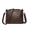 Bolsa de ombro feminina modelo novo 2026 transfronteiriça, bolsa feminina estilo europeu e americano, bolsa para mães de meia-idade de grande capacidade, bolsa pequena de couro macio para usar na transversal