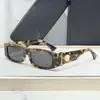 4476 moda transfronteriza pequeño libro rojo网红 de internet familia V plaza chica popular protector solar vacaciones gafas de sol para hombre y mujer foto al aire libre