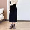 Falda de chenilla con abertura para mujer 2025 Otoño e Invierno Cintura alta Negra Longitud media Forro polar de pana Dobladillo ancho