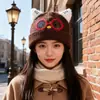 2025 Nuevo Lindo Sombrero de Gato con Orejas y Gafas para Mujer Otoño e Invierno Cálido Protección para los Oídos Sombrero de Punto que Muestra la Cara Pequeño Sombrero de Lana para el Frío
