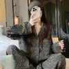 Estampado de Leopardo (Celebridad de Internet) Conjunto de Pijama para Mujer, Temporada Primavera/Otoño, Nuevo Estilo INS, Estilo Retro Lujoso, Conjunto Casual Holgado para Casa
