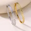 Pulsera de Flor de Acero Inoxidable Más Vendida Transfronteriza para Mujer, Lujo Ligero, Gama Alta, Versátil, Joyería de Pulsera Floral Chapada en Oro de 18 Quilates