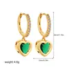 Europa y Estados Unidos transfronterizo nuevo simple exquisito forma de corazón hebilla de oreja chapado en oro de 18K microincrustado circón esmeralda amor pendiente