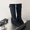 Botas retro de ante mate con plataforma interior y hebilla de tira cruzada, nuevo estilo otoño 2026, cómodas, ligeras y adelgazantes, adecuadas para montar