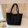 Bolso Acolchado de Algodón con Bordado de Cuadros Simple Otoño/Invierno 2026 Nuevo Ligero Gran Capacidad Portátil para el Trabajo Bolso de Hombro
