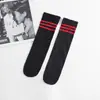 Envío Gratis Seis Uno Terciopelo Delgado Medias Infantiles Hasta la Rodilla Estudiantes Rayas de Tres Barras Calcetines Medios para Niñas Calcetines Blancos