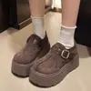 Sapatos Fashion Versáteis Estilo Birkenstock com Cobertura Total para Mulheres 2026 Retro Camurça Combinados com Saias Plataforma Espessa Aumentadora de Altura Sapatos Casuais