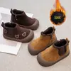 Zapatos de Felpa de Algodón para Niños Invierno Nuevo Estilo Suela Suave Antideslizantes Botas para Niños Pequeños Niños y Niñas Cálidos Lindos Oso Pequeño Botines Cortos Niño Pequeño