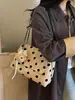 Bolso Cubo de Moda con Lunares para Debajo del Brazo para Mujer 2026 Invierno Nuevo Estilo Versátil Dulce Bolso de Mano Bolso de Hombro
