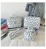 Bolsa de Cosméticos Acolchada de Gran Capacidad Floral de Cuatro Piezas Almacenamiento Portátil Forro Estuche para Lápices de Algodón Cierre de Cordón Set de Viaje de Cuatro Piezas