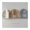 Chapéu de Lã Tricotado Estilo Coreano para Crianças Outono e Inverno Etiqueta de Renda Chapéu Pulôver Moda Família para Meninos e Meninas Quente e Fofo Tricotado