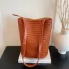 Bolso de Mano Tejido a Mano de Alta Gama Transfronterizo para Mujer, Bolso Tipo Cubo Versátil para Desplazamientos, Bolso de Axila de Hombro Único de Gran Capacidad con Textura