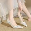 Sapatos Cheongsam Estilo Nacional 2025 Primavera Novos Sapatos Femininos Bordados Sapatos da Dinastia Han Salto Alto Elegante Salto Agulha Sapatos de Casamento Planos