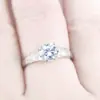 Anillo de Moda Transfronterizo para Mujer con Montura de Cuatro Garras Plata 925 Anillo de Diamante Mosan Anillo de Boda Romántico Elegante Coreano