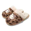 Pantuflas de algodón auténticas de Hello Kitty con lindo estampado de leopardo, cómodas para uso en casa, cálidas y amigables con la piel para otoño e invierno, zapatos peludos para mujer