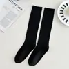 Calcetines Altos para Mujer para Otoño e Invierno, Moldeadores de Piernas, Estilo JK Japonés, Estilo Escolar, Antideslizantes, Para Todas las Estaciones, Versátiles, Adecuados para Combinar con Zapatos Pequeños de Cuero para Ir al Trabajo