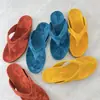 Chanclas Estilo Old Money para Mujer Verano 2026 Nuevas Versátiles Elegantes Sandalias de Playa para Exteriores Sandalias de Tira Dedo Estilo Vacaciones