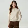 Outono/Inverno 2026 Suéter Elegante com Gola Polo Bordada à Mão e Acabamento em Cor Contrastante Malha de Lã Cashmere Estilo Coreano