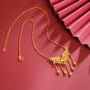 Colar de Pavão Oco de Ouro Areia Antiga para Mulheres All-match Light Luxury Niche Tassel Love Jewelry Jóias Não Desbota por Muito Tempo