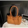 Bolsas Retro de Invierno para Mujer 2025 Nuevo Estilo Lujo Ligero Nicho Versátil Bolso de Hombro Gran Capacidad Bolso Tote para Viajar al Trabajo Venta al por Mayor