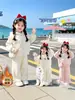Conjunto de Colete para Meninas Outono/Inverno 2026 Novo Estilo Moda Infantil Elegante Aconchegante Espesso Roupas de Inverno Casuais Conjunto de Três Peças