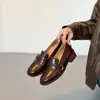Mocasines de tacón grueso de piel genuina para mujer, nuevo estilo 2026, escote bajo, estilo británico, sin cordones, adecuados para ir al trabajo.