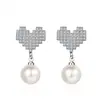 Super Flash Chanel Moda Estilo Coreano alta calidad Aretes de Perlas Amor Aretes Cortos Mujer Combinación Total Elegante Mayorista