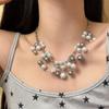 Collar estilo hilo de uva, cadena de clavícula vintage de plata gris con perla y flor, cadena distintiva de lujo con nicho ligero