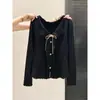 Camiseta Térmica de Manga Larga Ajustada con Cuello en V y Volantes 'Pure Desire' para Mujer, Nuevo Estilo Otoño e Invierno con Botones, Top Camiseta Base Interior
