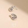WANGS Francês Estilo Frio Brincos Plissados Nicho Moda Luz Luxo High-end Ear Studs Outono e Inverno Ouro prata