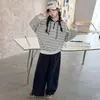 Sudadera con capucha a rayas para niña Primavera y Otoño 2026 Nuevo Estilo Niños Talla Mediana y Grande Otoño Casual Holgada Top Atuendo de Moda