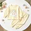 Conjunto de Pijama Jogger Manga Longa Fofo Novo 2026 para Meninas Primavera e Outono Conjunto de Duas Peças para Casa e Passeio para Bebês e Crianças Pequenas